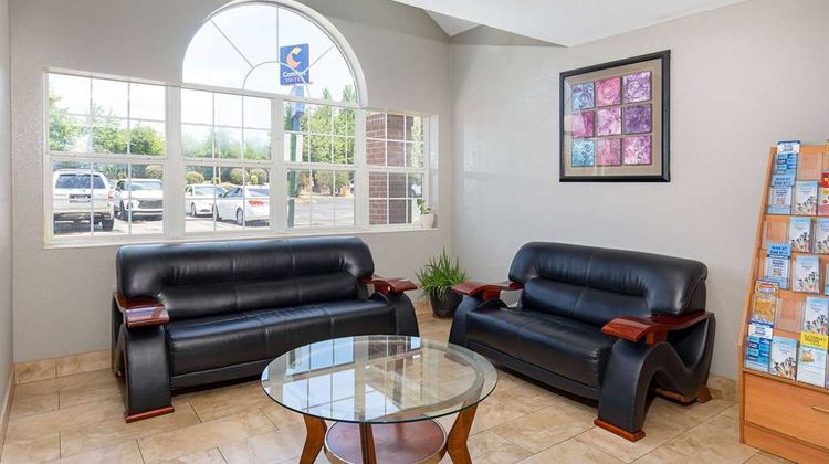 Microtel Inn & Suites Cordova/Memphis Lobby