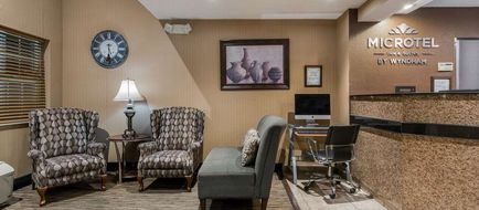 Microtel Inn & Suites Rochester Lobby