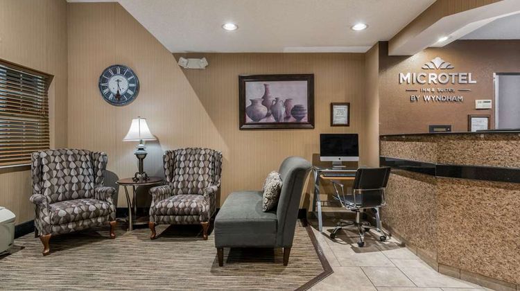 Microtel Inn & Suites Rochester Lobby