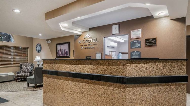 Microtel Inn & Suites Rochester Lobby