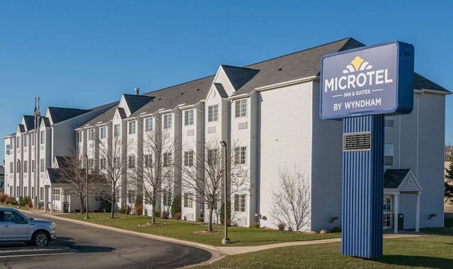Microtel Inn & Suites Rochester Exterior
