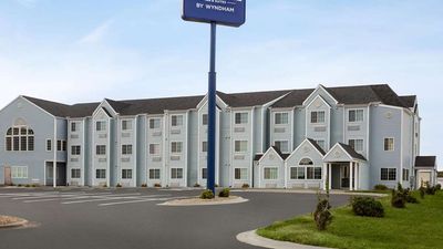 Microtel Inn & Suites by Wyndham Lincoln