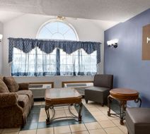 Microtel Inn & Suites by Wyndham Lincoln Lobby