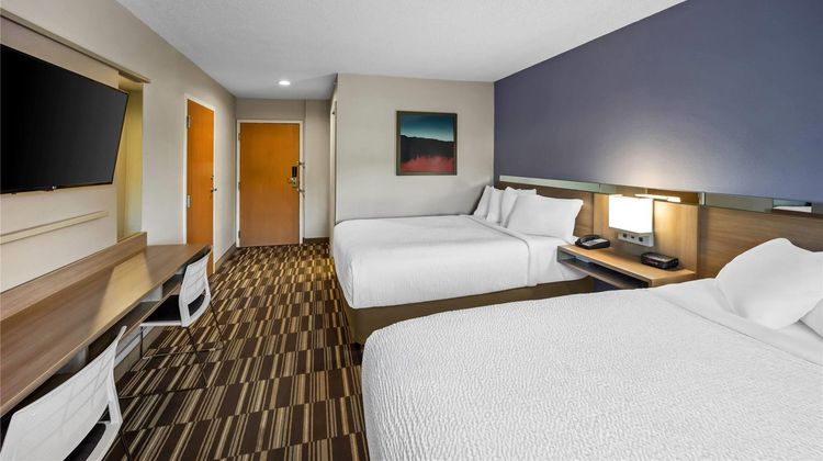 Microtel Inn & Suites Greensboro Room