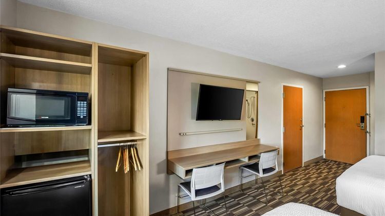 Microtel Inn & Suites Greensboro Room
