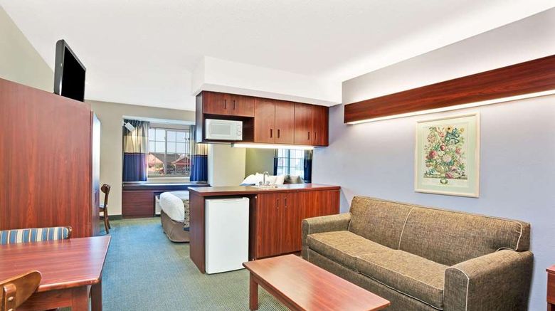 <b>Microtel Inn & Suites Roseville Suite</b>. Images powered by <a href="https://iceportal.shijigroup.com/" title="IcePortal" target="_blank">IcePortal</a>.