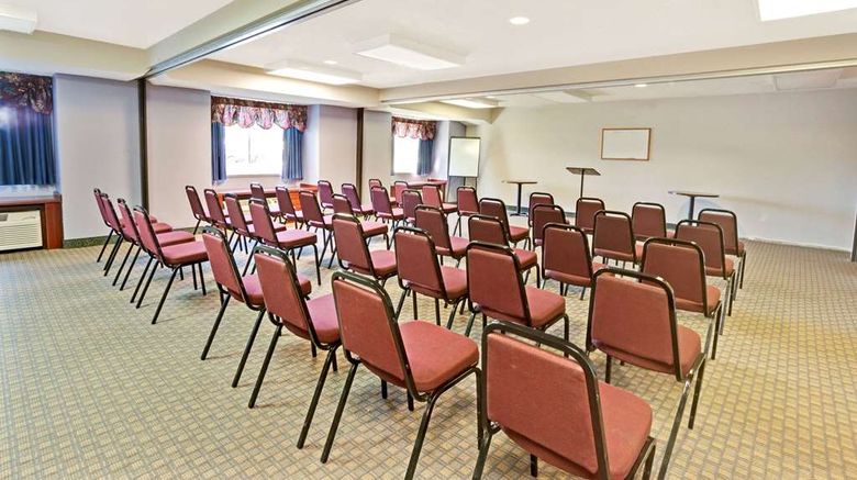 <b>Microtel Inn & Suites Roseville Meeting</b>. Images powered by <a href="https://iceportal.shijigroup.com/" title="IcePortal" target="_blank">IcePortal</a>.