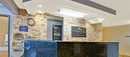 Microtel Inn & Suites Roseville Lobby