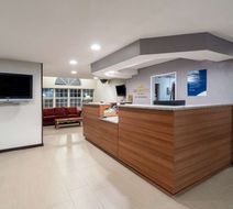 Microtel Inn & Suites Pooler/Savannah Lobby