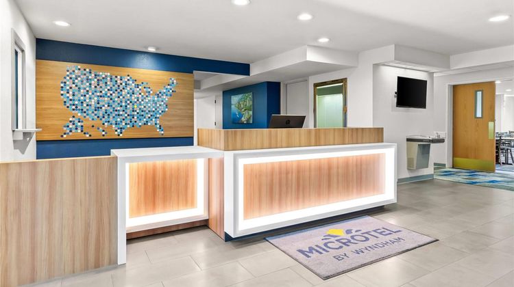 Microtel Inn & Suites Sainte Genevieve Lobby