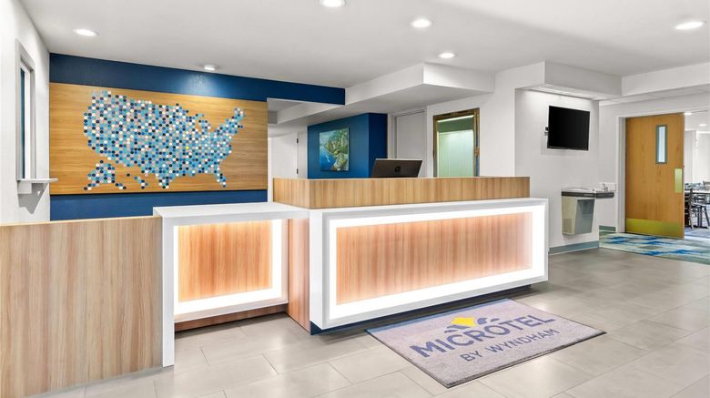 <b>Microtel Inn & Suites Sainte Genevieve Lobby</b>. Images powered by <a href="https://iceportal.shijigroup.com/" title="IcePortal" target="_blank">IcePortal</a>.