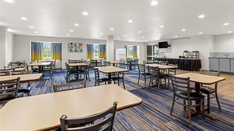 <b>Microtel Inn & Suites Sainte Genevieve Restaurant</b>. Images powered by <a href="https://iceportal.shijigroup.com/" title="IcePortal" target="_blank">IcePortal</a>.