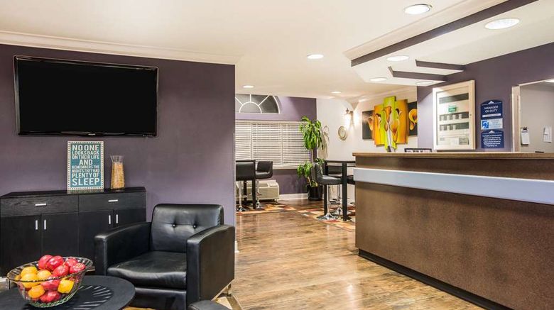 <b>Microtel Inn & Suites Chattanooga Lobby</b>. Images powered by <a href="https://iceportal.shijigroup.com/" title="IcePortal" target="_blank">IcePortal</a>.