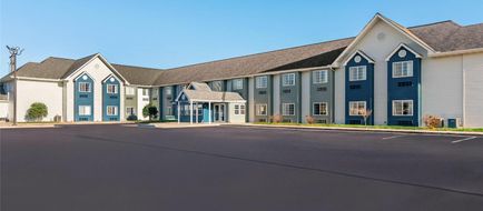 Microtel Inn & Suites by Wyndham Joplin Exterior