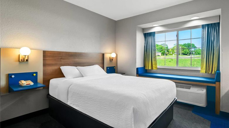 <b>Microtel Inn & Suites by Wyndham Joplin Suite</b>. Images powered by <a href="https://iceportal.shijigroup.com/" title="IcePortal" target="_blank">IcePortal</a>.