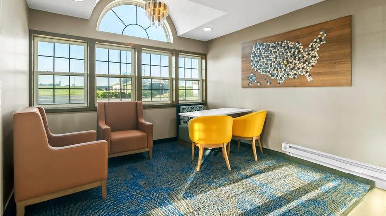 <b>Microtel Inn & Suites by Wyndham Joplin Lobby</b>. Images powered by <a href="https://iceportal.shijigroup.com/" title="IcePortal" target="_blank">IcePortal</a>.