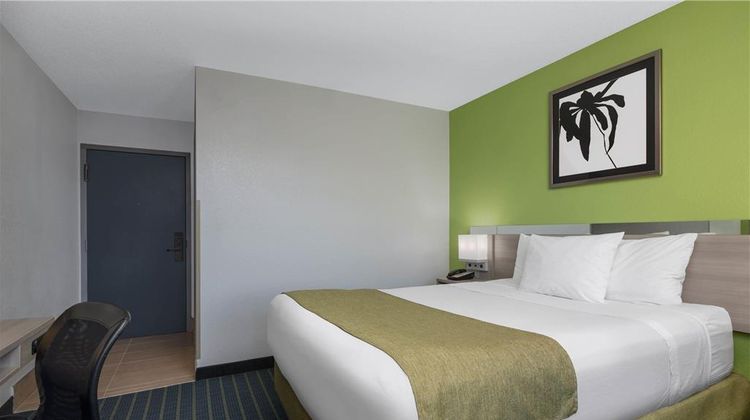 Microtel Inn/Stes Cornelius/Lake Norman Room