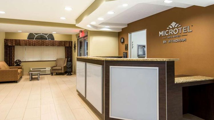 Microtel Inn & Suites North Canton Lobby