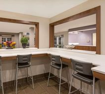 Microtel Inn & Suites Richmond Airport Lobby