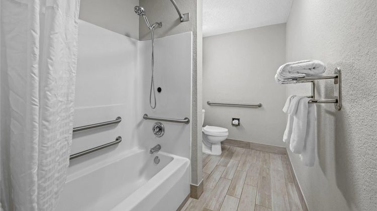 Microtel Inn & Suites Statesville Room