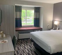 Microtel Inn & Suites Charlotte Arpt Room