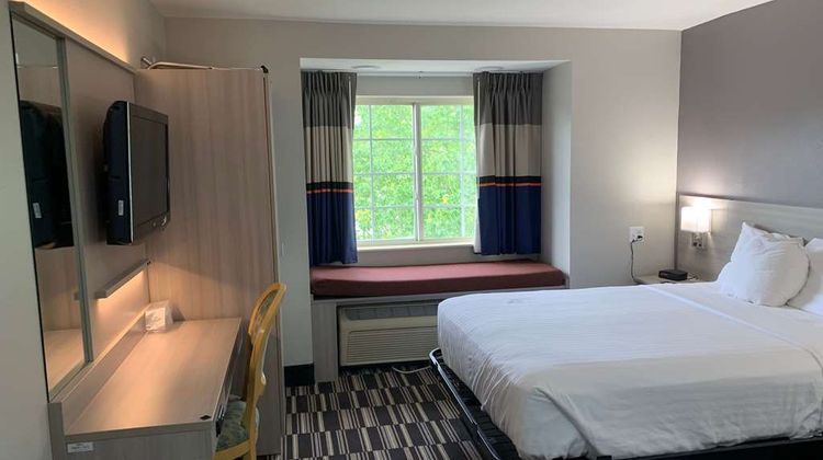 Microtel Inn & Suites Charlotte Arpt Room
