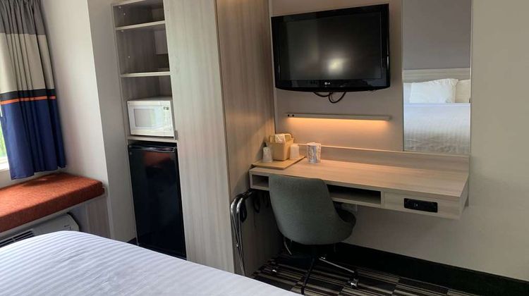 Microtel Inn & Suites Charlotte Arpt Room