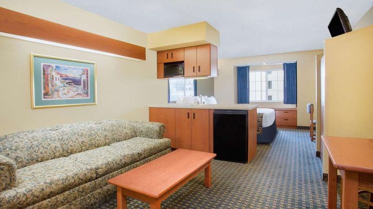 Microtel Inn & Suites Suite