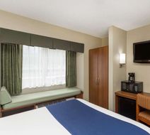 Microtel Inn & Suites Gulf Shores Room