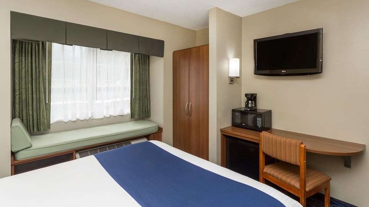Microtel Inn & Suites Gulf Shores Room