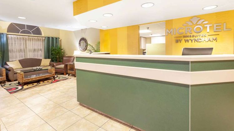 Microtel Inn & Suites Gulf Shores Lobby