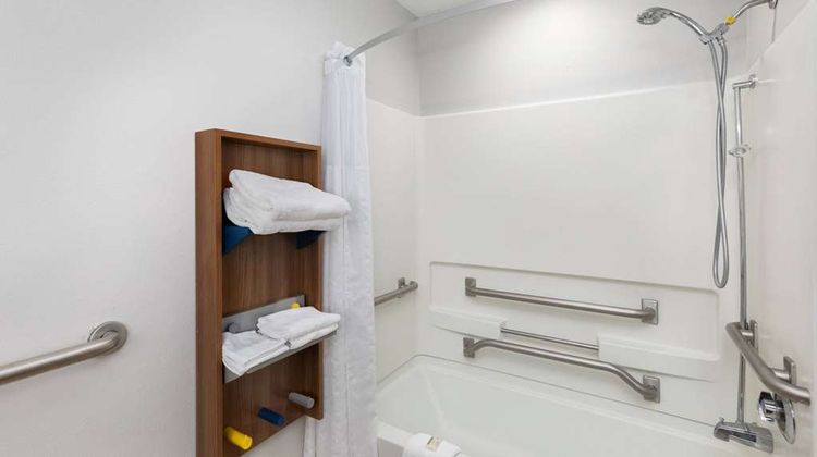 Microtel Inn & Suites Bowling Green Room
