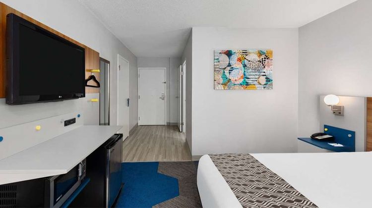 Microtel Inn & Suites Bowling Green Room