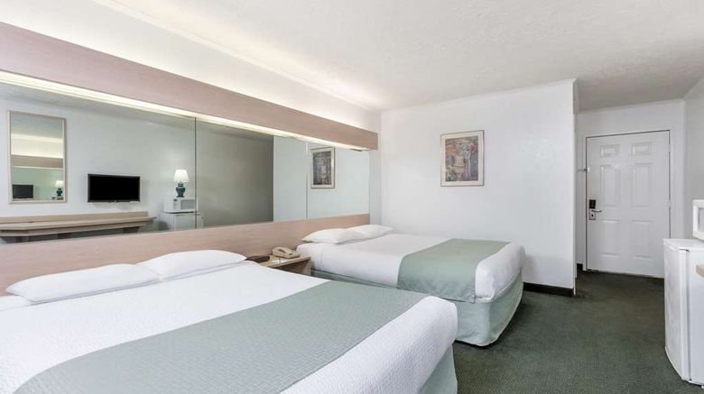<b>Microtel Inn & Suites by Wyndham Athens Room</b>. Images powered by <a href="https://iceportal.shijigroup.com/" title="IcePortal" target="_blank">IcePortal</a>.