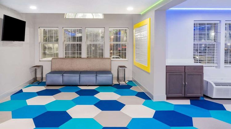 Microtel Inn & Suites by Wyndham Athens Lobby