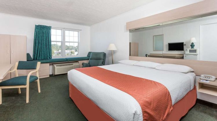 Microtel Inn & Suites by Wyndham Athens Room