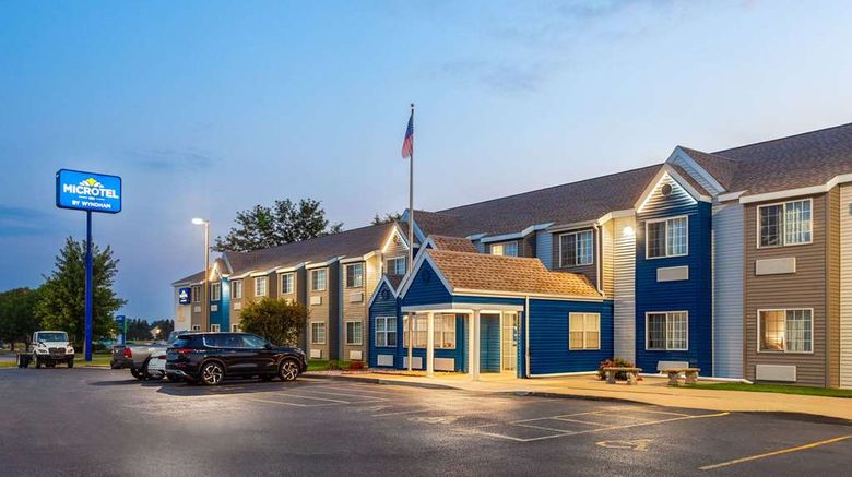 <b>Microtel Inn/Stes by Wyndham Janesville Exterior</b>. Images powered by <a href="https://iceportal.shijigroup.com/" title="IcePortal" target="_blank">IcePortal</a>.