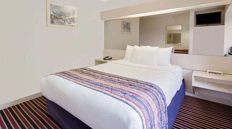 <b>Microtel Inn/Stes by Wyndham Madison E Room</b>. Images powered by <a href="https://iceportal.shijigroup.com/" title="IcePortal" target="_blank">IcePortal</a>.