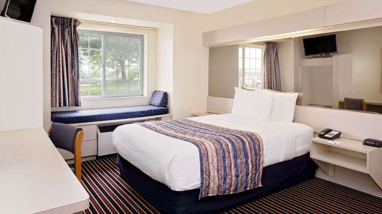 Park Inn Madison East Room