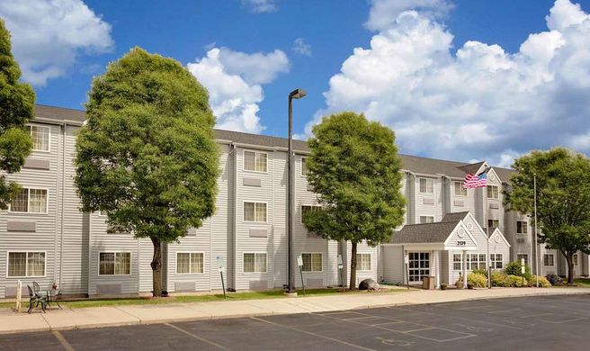 Park Inn Madison East Exterior