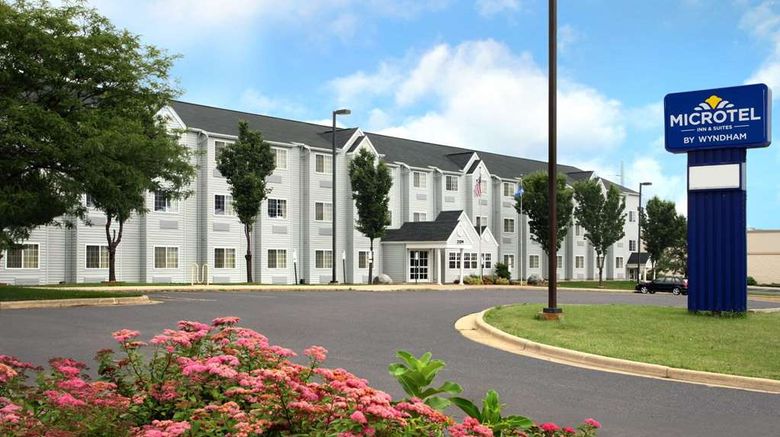 <b>Microtel Inn/Stes by Wyndham Madison E Exterior</b>. Images powered by <a href="https://iceportal.shijigroup.com/" title="IcePortal" target="_blank">IcePortal</a>.