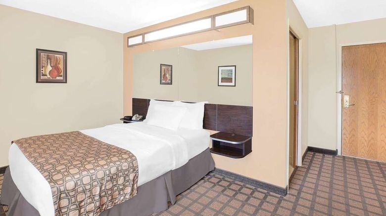 <b>Microtel Inn & Suites Franklin Room</b>. Images powered by <a href="https://iceportal.shijigroup.com/" title="IcePortal" target="_blank">IcePortal</a>.