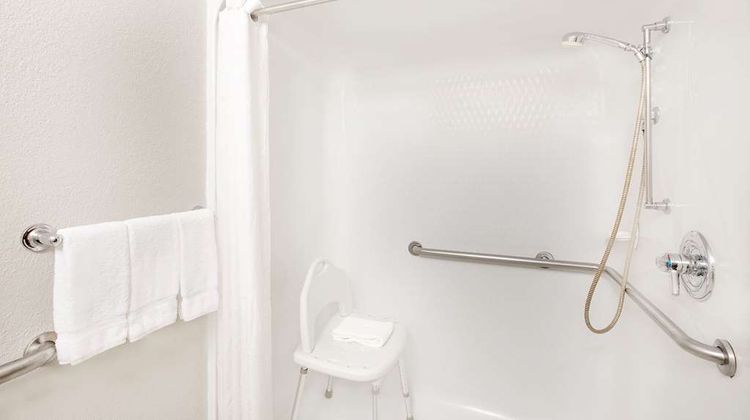Microtel Inn & Suites by Wyndham Ames Room