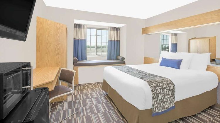 Microtel Inn & Suites by Wyndham Ames Room