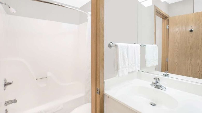 <b>Microtel Inn & Suites by Wyndham Ames Room</b>. Images powered by <a href="https://iceportal.shijigroup.com/" title="IcePortal" target="_blank">IcePortal</a>.