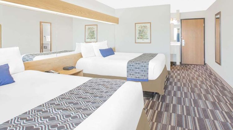 Microtel Inn & Suites by Wyndham Ames Suite
