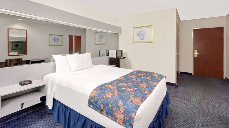 <b>Microtel Inn & Suites Hagerstown Room</b>. Images powered by <a href="https://iceportal.shijigroup.com/" title="IcePortal" target="_blank">IcePortal</a>.