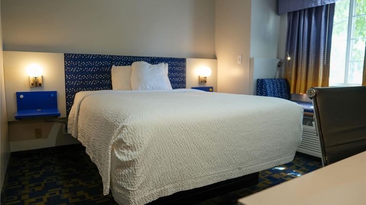 Microtel Inn & Suites Hagerstown Room