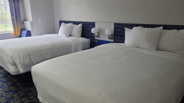 Microtel Inn & Suites Hagerstown Room