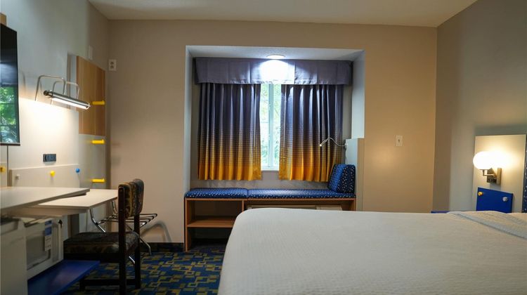 Microtel Inn & Suites Hagerstown Suite